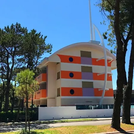 Swimming Pool And Fun In Daire Bibione